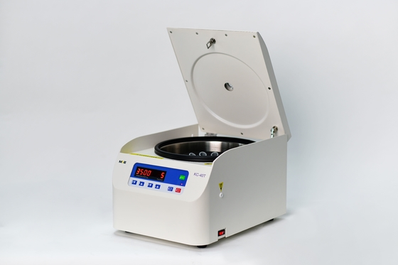 Quiet &amp; Efficient Labtech Table Top Low Speed Centrifuge Maximum Speed 4000 RPM And Noise Level ≤55dB(A)
