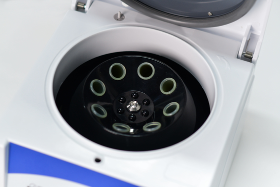 Low-Noise 4000 RPM Low Speed Centrifuge Machine 2100xg RCF For Routine Lab Applications