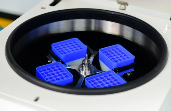 Biosafety Automatic Decapitation Centrifuge with ±10r/min Speed Accuracy and 6000r/min Max Speed